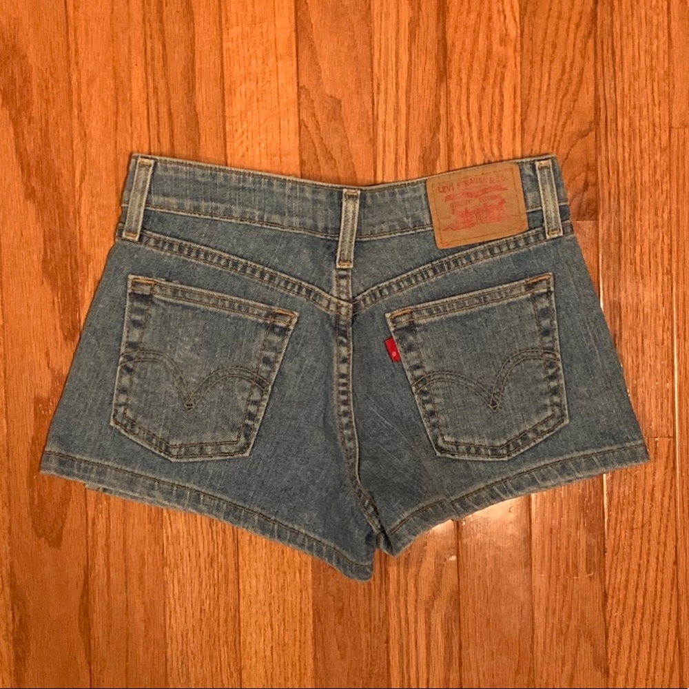 Mid-rise Levi’s Jean Shorts